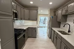 1659 Islandview Ct, Hoffman Estates, IL 60169 - Photo 12
