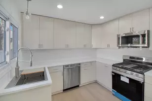 920 Dodge Ave, Evanston, IL 60202 - Photo 2