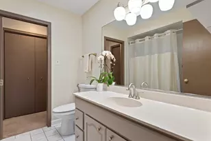 5319 Martha Ln, Oak Forest, IL 60452 - Photo 12