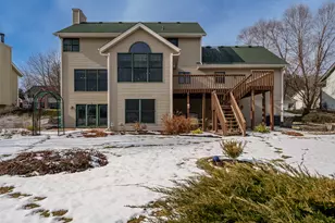 9293 Forest Ridge Dr, Roscoe, IL 61073 - Photo 2