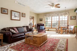 9293 Forest Ridge Dr, Roscoe, IL 61073 - Photo 6