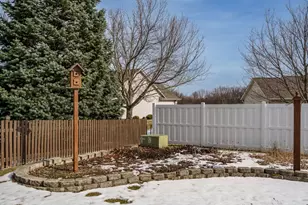 9293 Forest Ridge Dr, Roscoe, IL 61073 - Photo 32