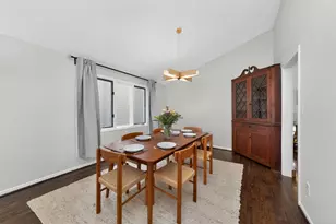 3946 Earlston Rd, Downers Grove, IL 60515 - Photo 6