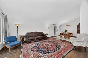 3946 Earlston Rd, Downers Grove, IL 60515 - Photo 4