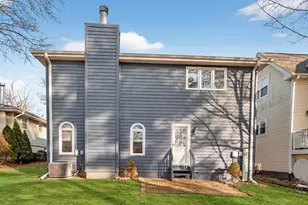 3946 Earlston Rd, Downers Grove, IL 60515 - Photo 24