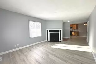 1410 Beverly Ln, Streamwood, IL 60107 - Photo 4