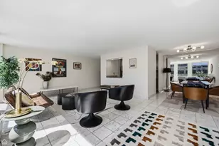 111 E Chestnut St, Chicago, IL 60611 - Photo 4