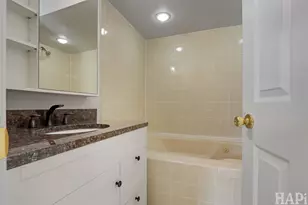 808 Central Park Dr, Round Lake Beach, IL 60073 - Photo 18