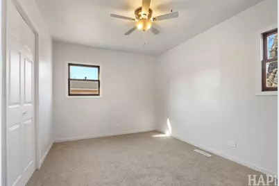 808 Central Park Drive, Round Lake Beach, IL 60073 - Photo 10