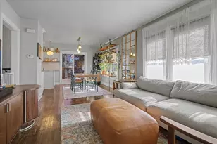 136 E Jackson St, Oswego, IL 60543 - Photo 4