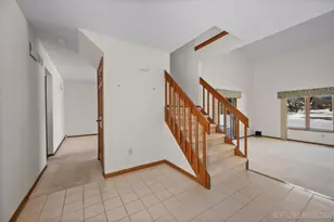 114 Elmtree Ct, Saint Charles, IL 60174 - Photo 4