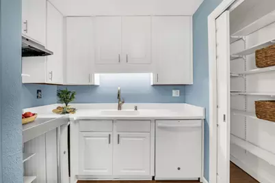 3130 W Monroe Street #201, Waukegan, IL 60085 - Photo 4