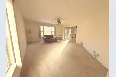 1634 Oak Street, Hanover Park, IL 60133 - Photo 2