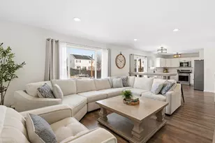 866 Sioux Dr, Round Lake Heights, IL 60073 - Photo 2