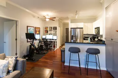 1546 N Orleans Street #407, Chicago, IL 60610 - Photo 2