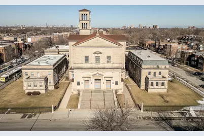 7851 S Jeffery Boulevard, Chicago, IL 60649 - Photo 1