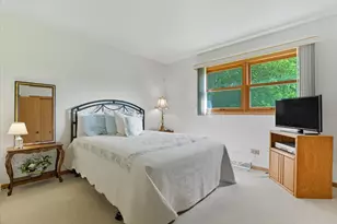 851 Glenview Ave, Mundelein, IL 60060 - Photo 8