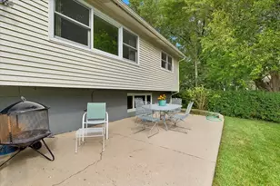 851 Glenview Ave, Mundelein, IL 60060 - Photo 14