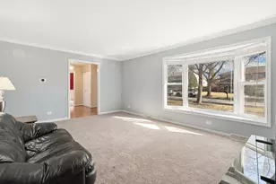 2202 N Williamsburg St, Arlington Heights, IL 60004 - Photo 6