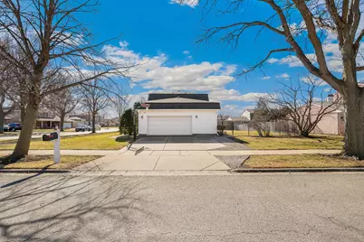 2202 N Williamsburg Street, Arlington Heights, IL 60004 - Photo 4