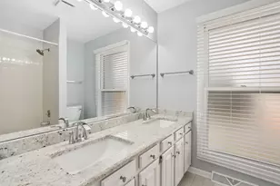 2202 N Williamsburg St, Arlington Heights, IL 60004 - Photo 34