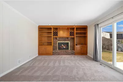 2202 N Williamsburg Street, Arlington Heights, IL 60004 - Photo 18