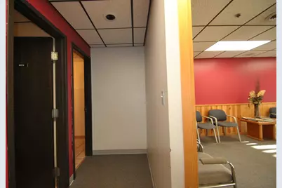 10540 W Cermak Road, Westchester, IL 60154 - Photo 32