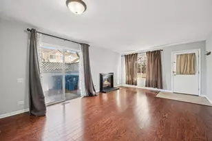 412 Quaker Hill Ct, Aurora, IL 60504 - Photo 4