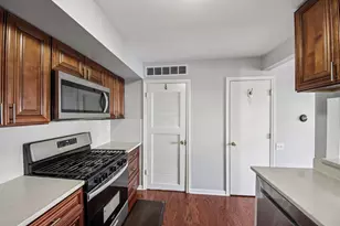 412 Quaker Hill Ct, Aurora, IL 60504 - Photo 10