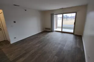 208 Glengarry Dr, Bloomingdale, IL 60108 - Photo 2