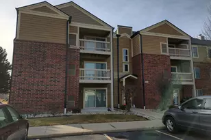 208 Glengarry Dr, Bloomingdale, IL 60108 - Photo 1