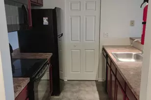 208 Glengarry Dr, Bloomingdale, IL 60108 - Photo 4