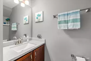 2843 Winchester Dr, Elgin, IL 60124 - Photo 10