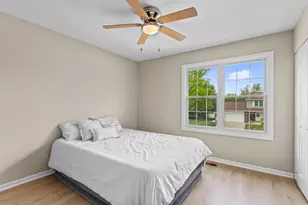 10S241 Wallace Dr, Downers Grove, IL 60516 - Photo 16