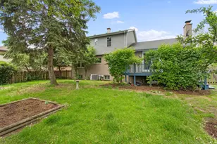 10S241 Wallace Dr, Downers Grove, IL 60516 - Photo 32