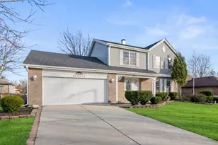 10S241 Wallace Dr, Downers Grove, IL 60516 - Photo 4