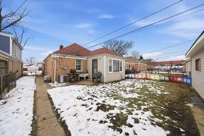 33 49th Avenue, Bellwood, IL 60104 - Photo 2