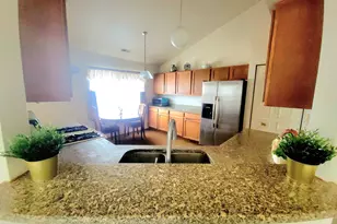 214 Gazebo Ln, Lombard, IL 60148 - Photo 4