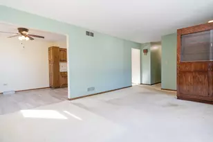 1327 Timberline Dr, Joliet, IL 60431 - Photo 8