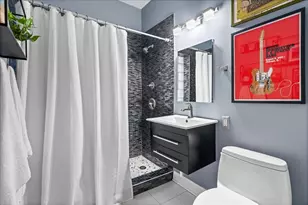 2929 N Pine Grove Ave, Chicago, IL 60657 - Photo 16