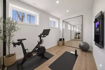 2457 W Byron Street, Chicago, IL 60618 - Photo 28