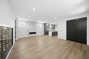 2457 W Byron St, Chicago, IL 60618 - Photo 24