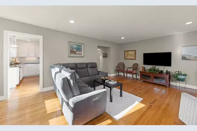 582 Glendale Avenue, Glen Ellyn, IL 60137 - Photo 4