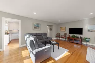 582 Glendale Ave, Glen Ellyn, IL 60137 - Photo 4