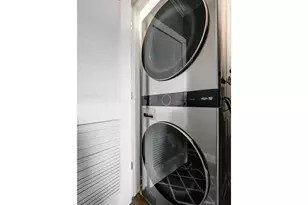 1617 W Barry Ave, Chicago, IL 60657 - Photo 14