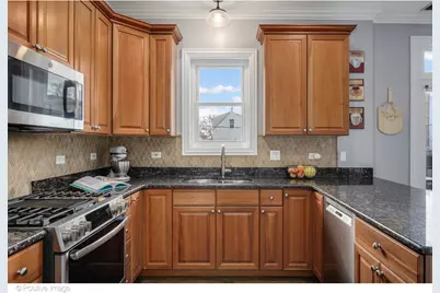 1617 W Barry Avenue #2S, Chicago, IL 60657 - Photo 6