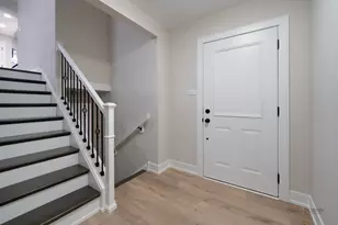 214 W Hintz Rd, Arlington Heights, IL 60004 - Photo 2