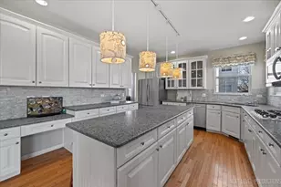 3520 Timber Creek Ln, Naperville, IL 60565 - Photo 2