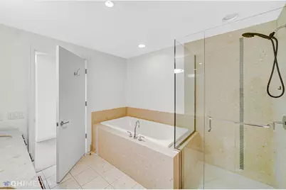 340 E Randolph Street #1302, Chicago, IL 60601 - Photo 20