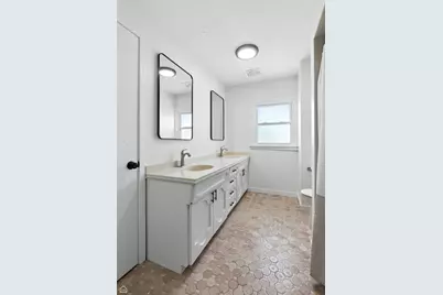 1740 N 74th Avenue, Elmwood Park, IL 60707 - Photo 18